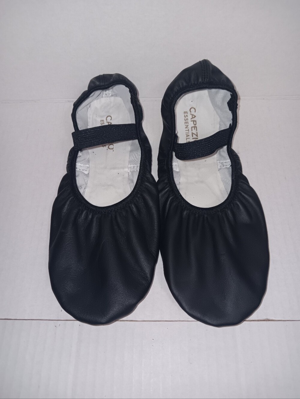 CAPEZIO ESSENTIALS 11M SIZE ELASTIC STRAP BALLET FLATS
